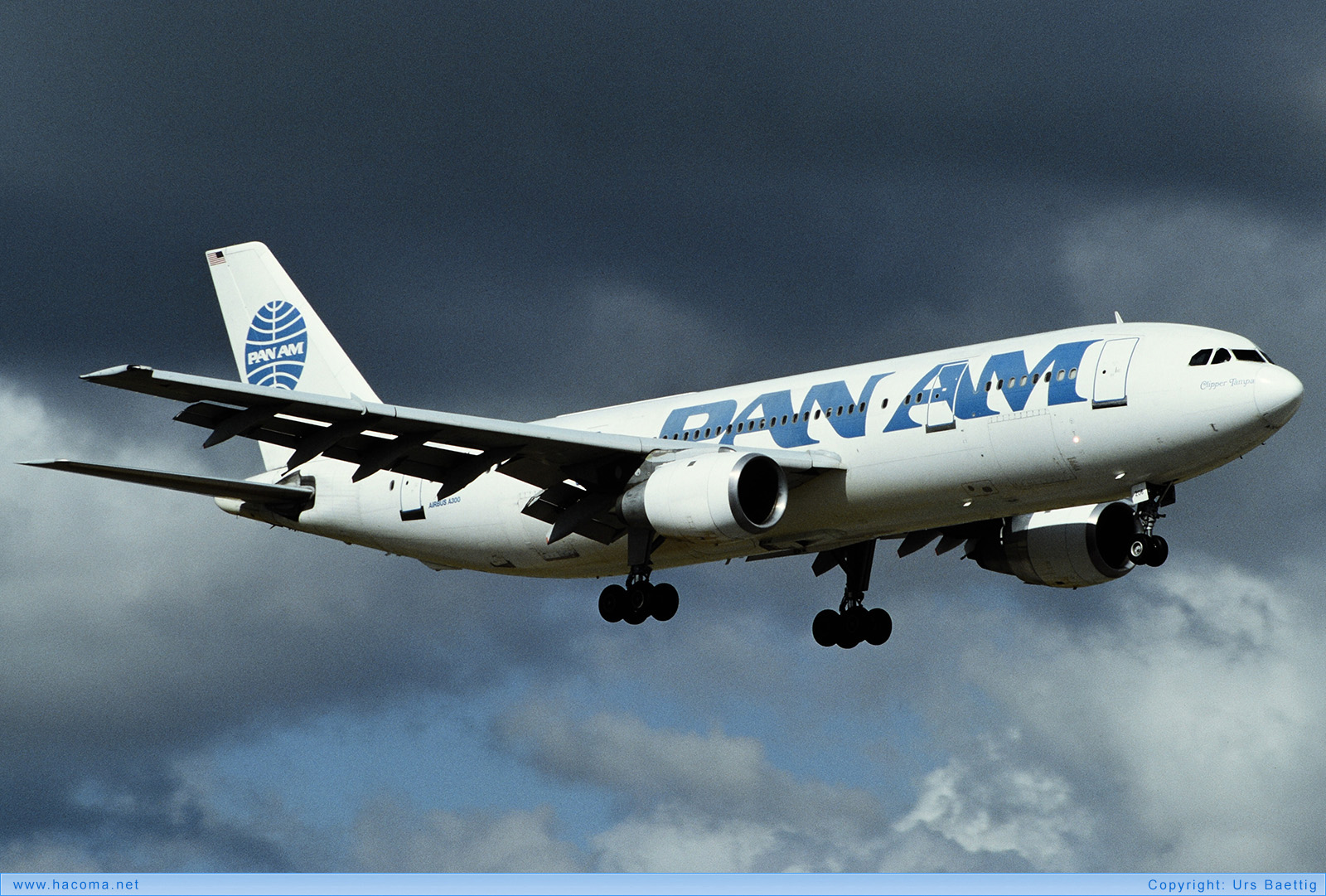 Photo of N206PA - Pan Am Clipper Tampa - Miami International Airport - Dez 1990