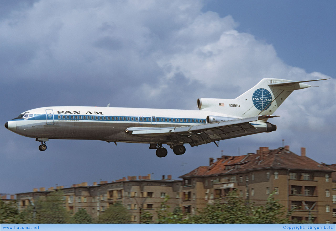Photo of N319PA - Pan Am Clipper Ponce de Leon / Hamburg / Buena Vista / Spreeathen - Berlin Tempelhof Airport - 1971