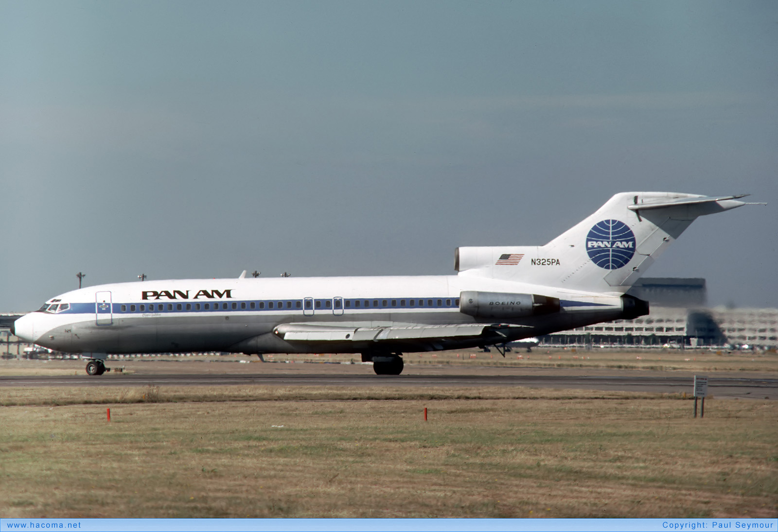 Foto von N325PA - Pan Am Clipper Duesseldorf / Dawn / Inca / Stuttgart / Syren / Dufte Biene / Luftikus - London Heathrow Airport - 16.09.1979