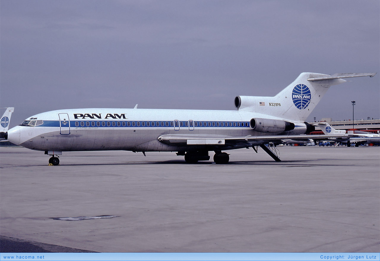 Foto von N329PA - Pan Am Clipper Lightfoot / Duesseldorf / DeSoto / Dawn / Frankfurt / Knorke - Flughafen Berlin-Tegel - 1975