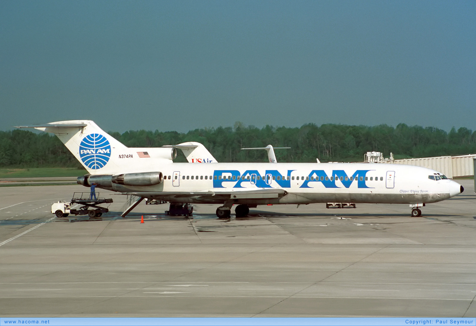 Foto von N374PA - Pan Am Clipper Flying Arrow - Charlotte Douglas International Airport - 27.04.1990