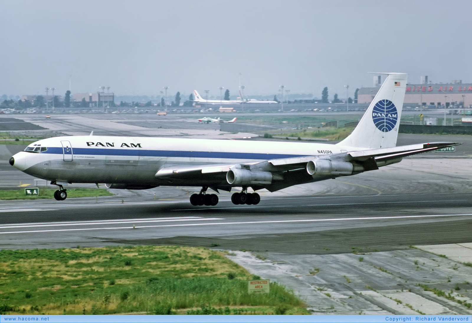 Photo of N450PA - Pan Am Clipper Borinquen - John F. Kennedy International Airport - Aug 1973