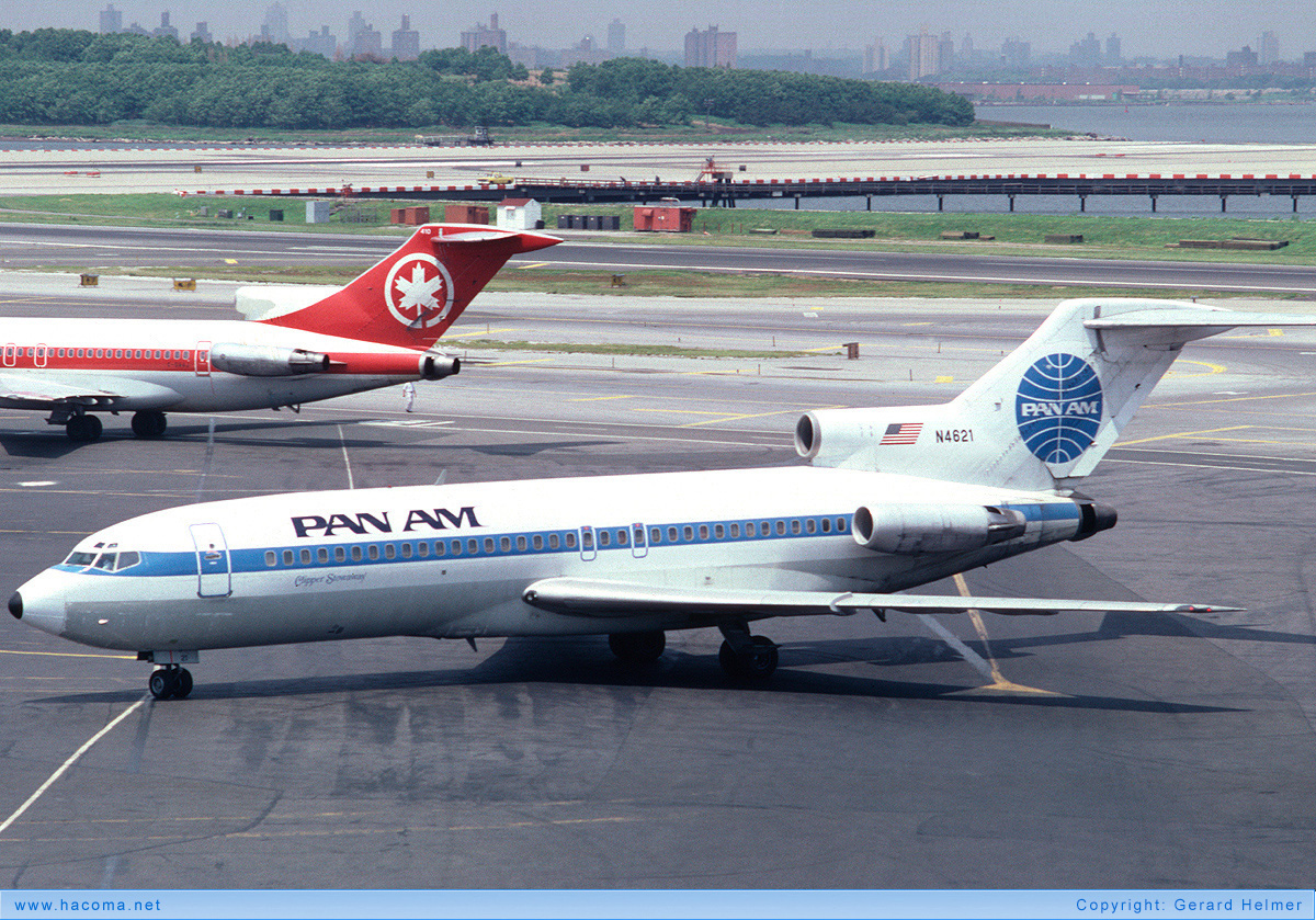 Foto von N4621 - Pan Am Clipper Stowaway - LaGuardia Airport