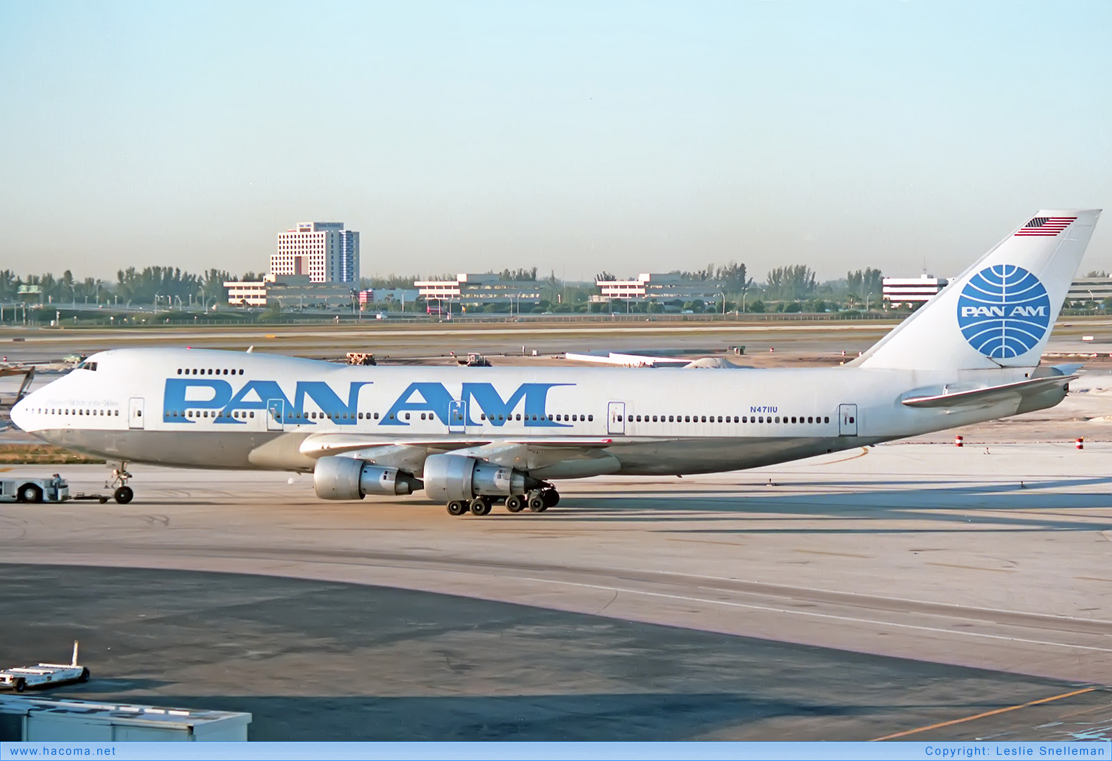 Photo of N4711U - Pan Am Clipper Witch of the Wave - Houston Intercontinental Airport - Mar 17, 1981