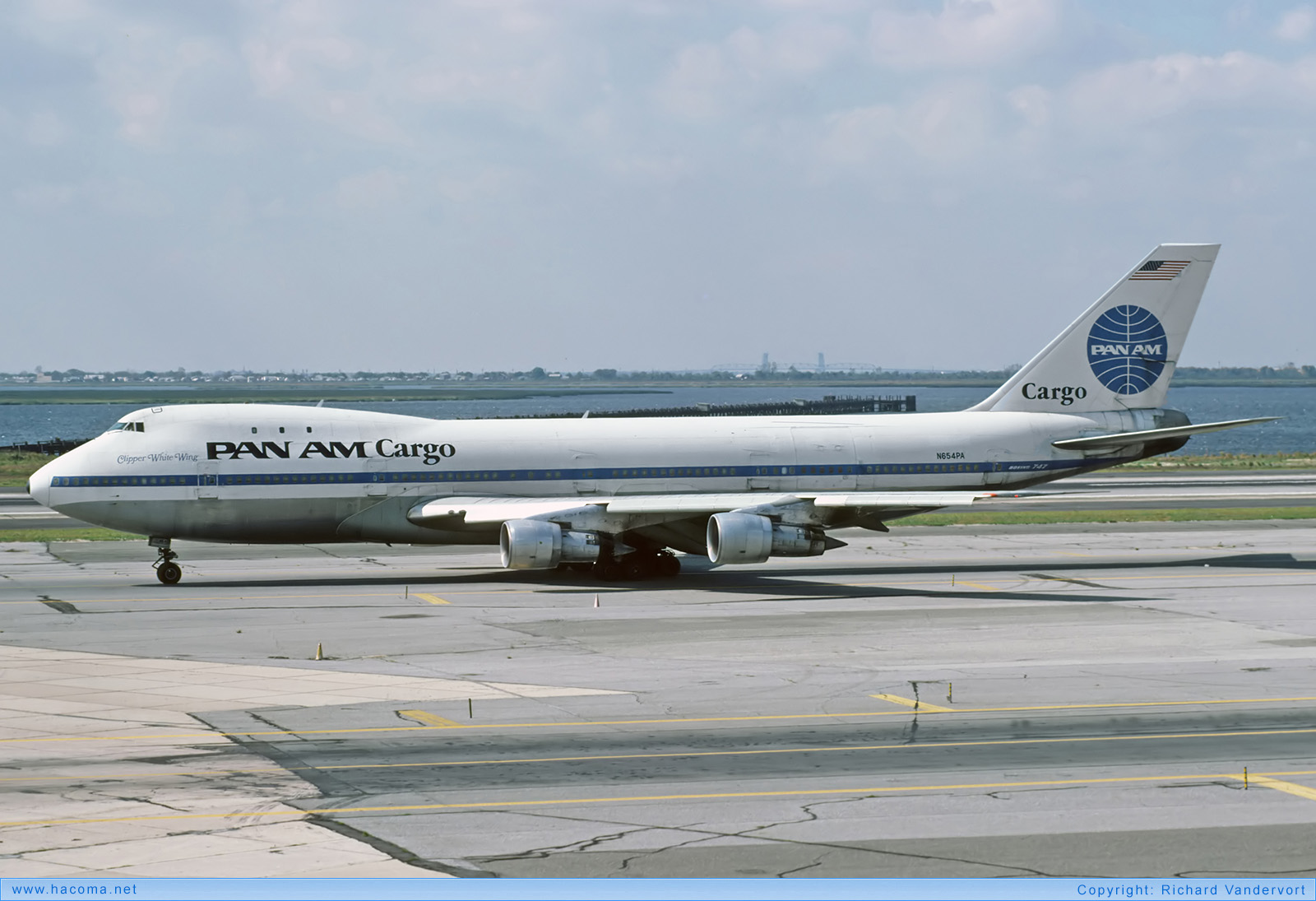 Photo of N654PA - Pan Am Clipper White Wing / Pacific Trader / White Wing  - John F. Kennedy International Airport - Oct 1979