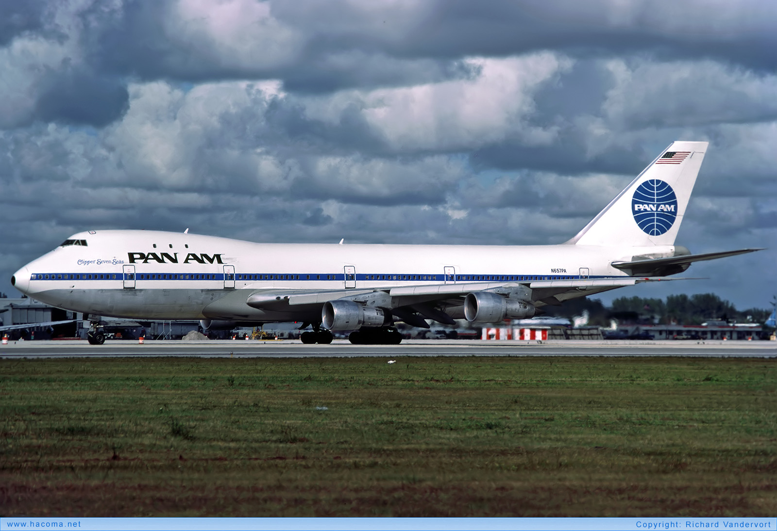 Photo of N657PA - Pan Am Clipper Arctic / Seven Seas - Miami International Airport - Nov 17, 1982